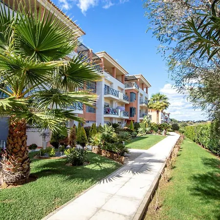 Luxury With Swimming Pool Apartment *
